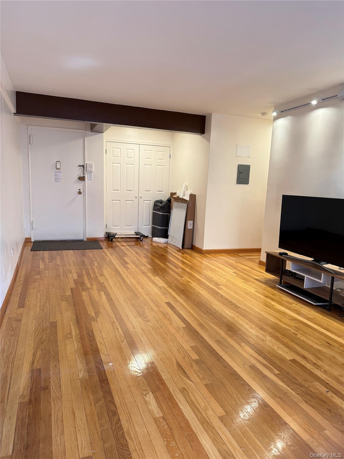 13705 Franklin Avenue Unit: 2E