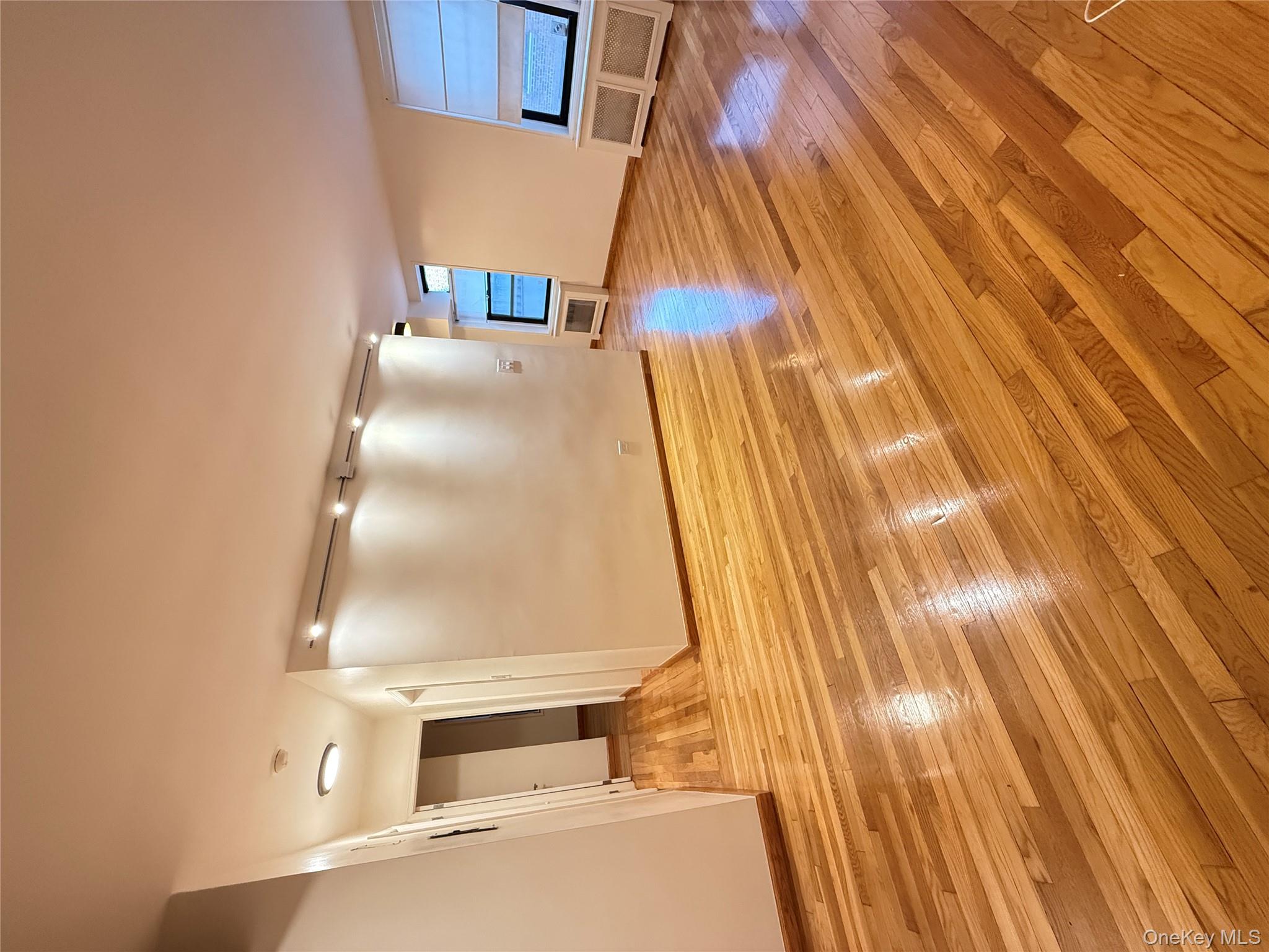 13705 Franklin Avenue Unit: 2E