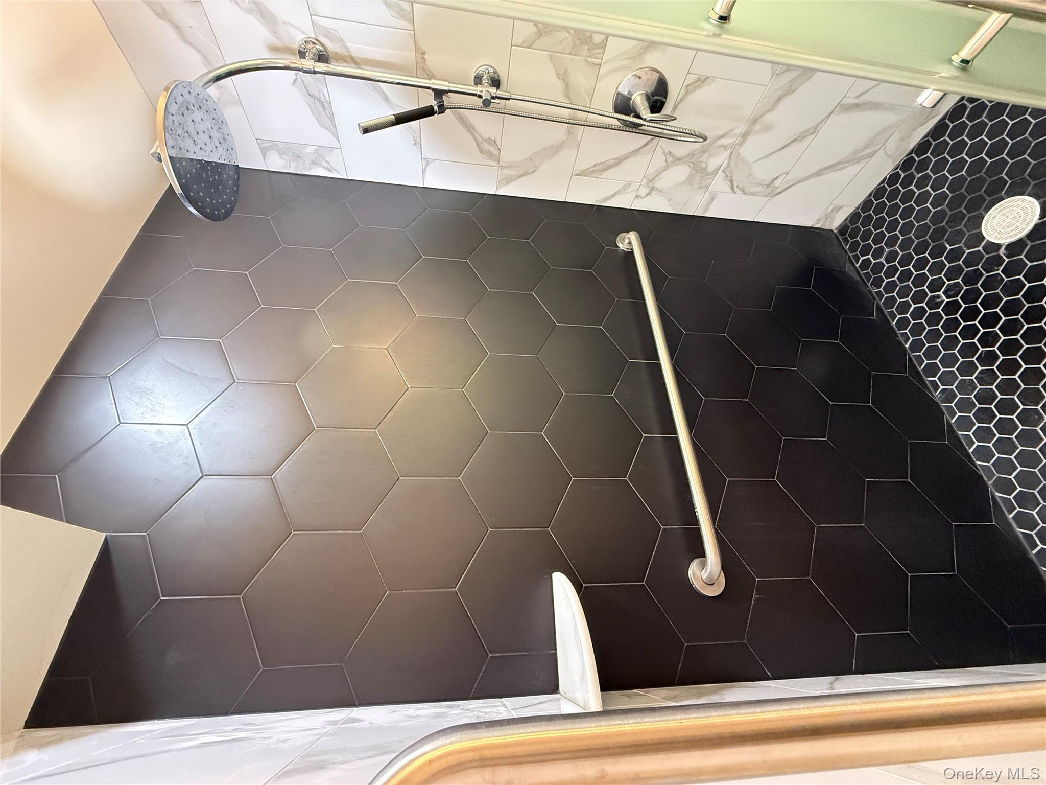 13705 Franklin Avenue Unit: 2E