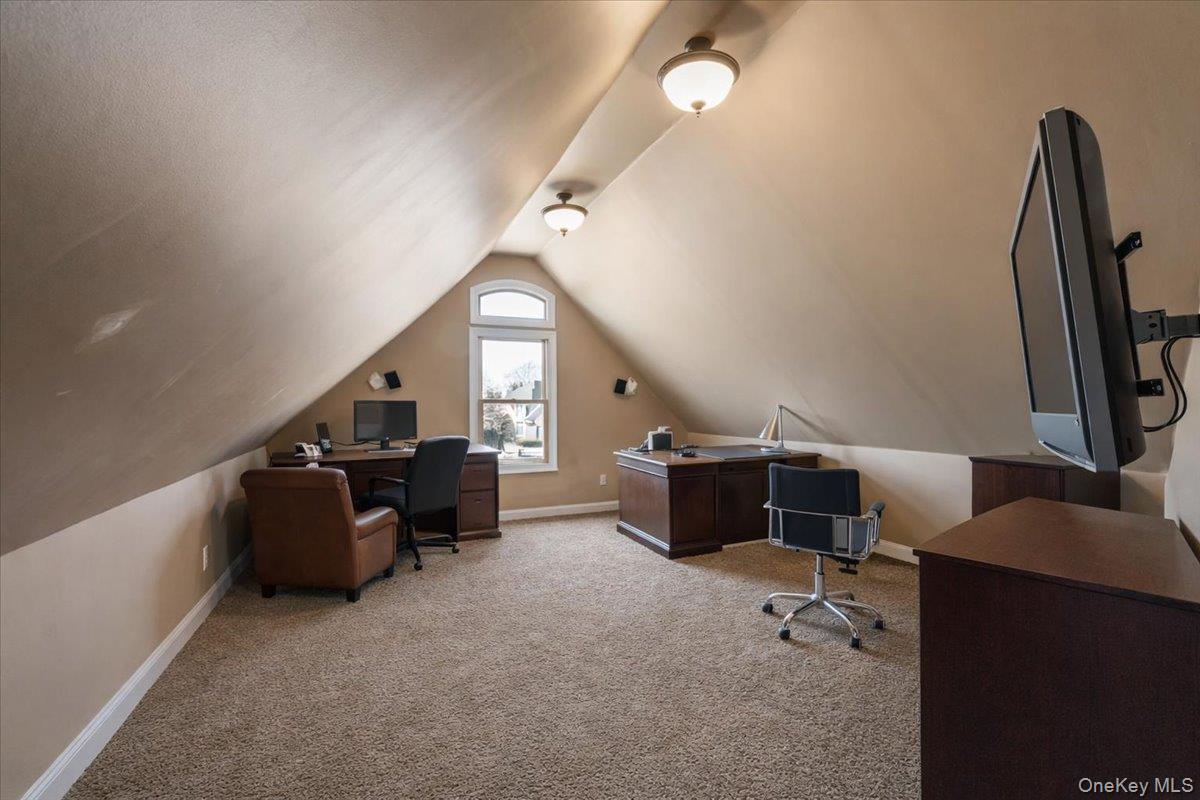 22 Turnberry Court