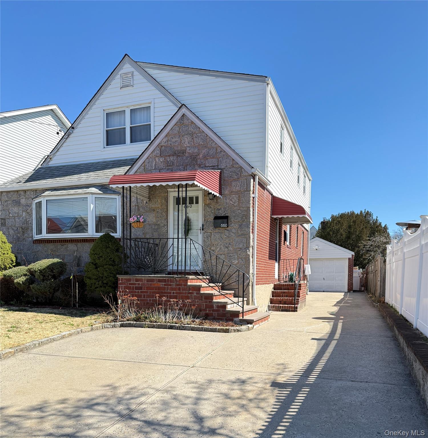 660 S 10th Street