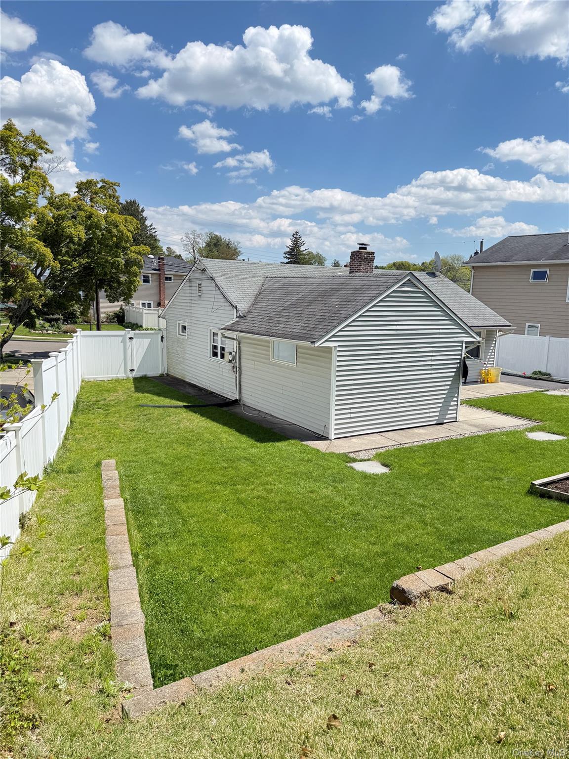16 Greenway Circle
