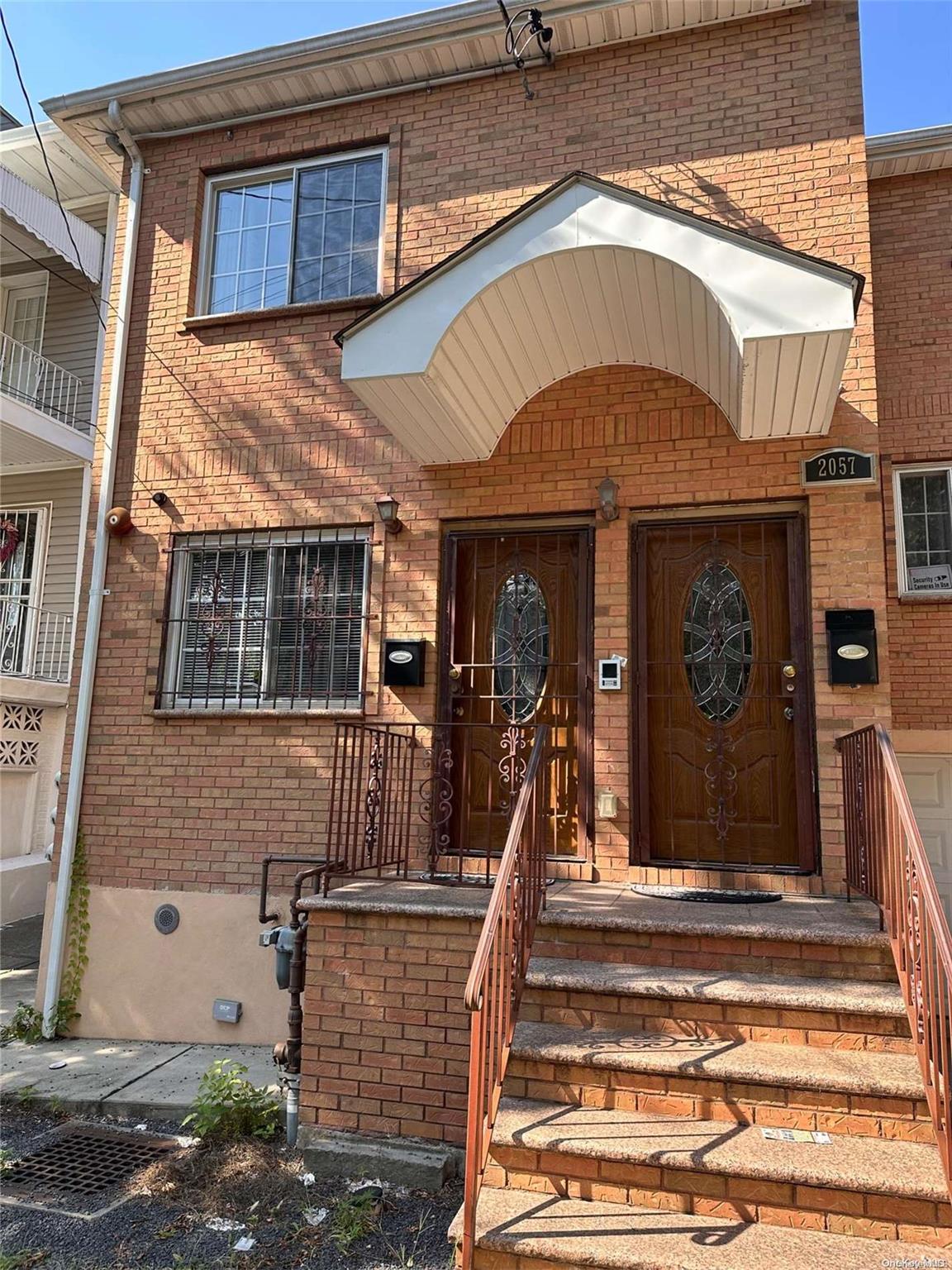 2057 Strang Avenue Unit: 2nd Fl