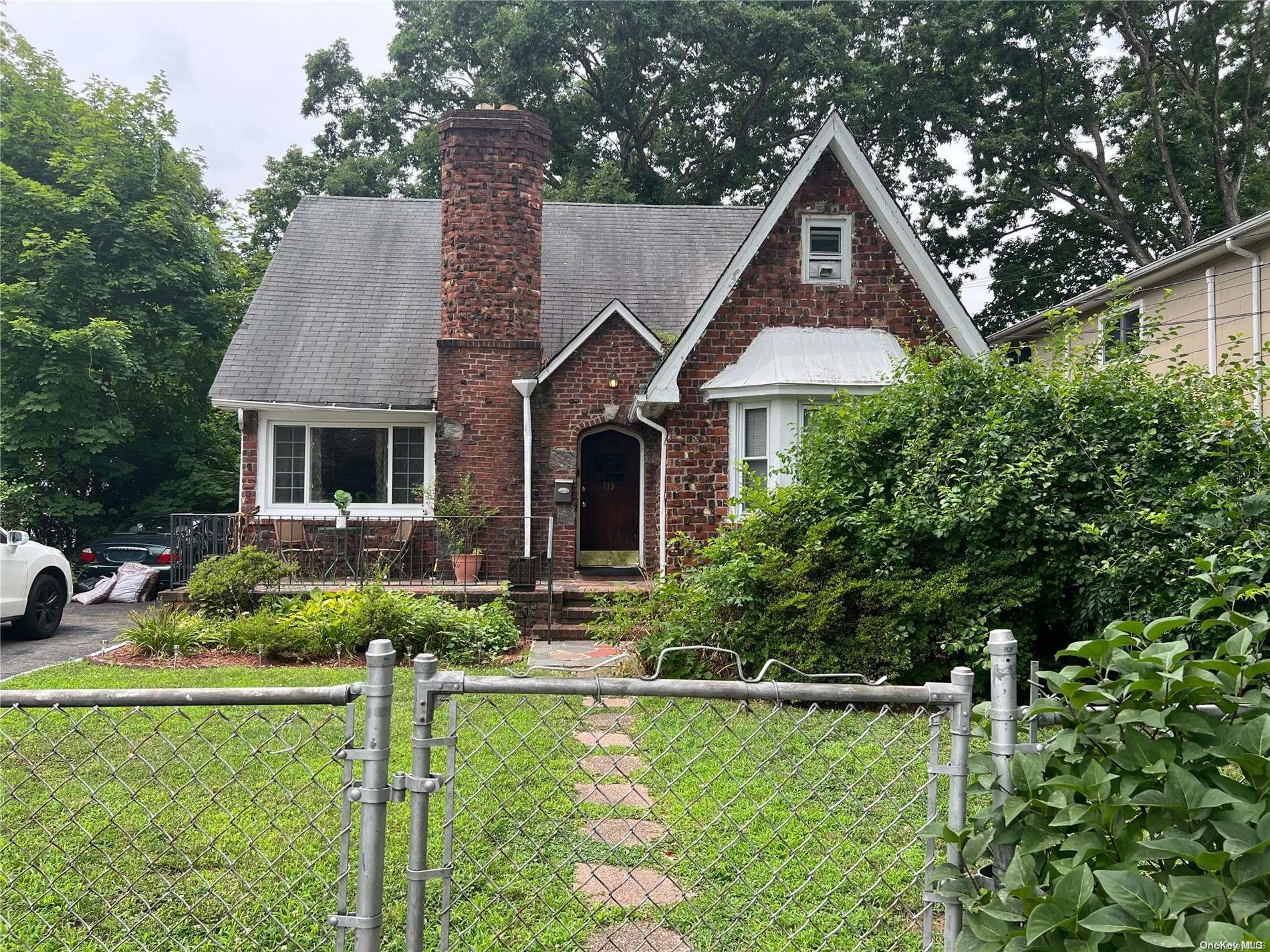 113 8th Avenue