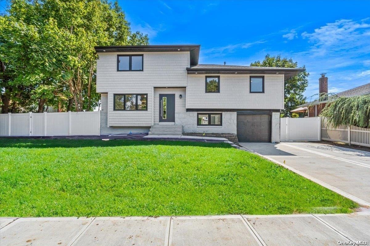 402 N Queens Avenue