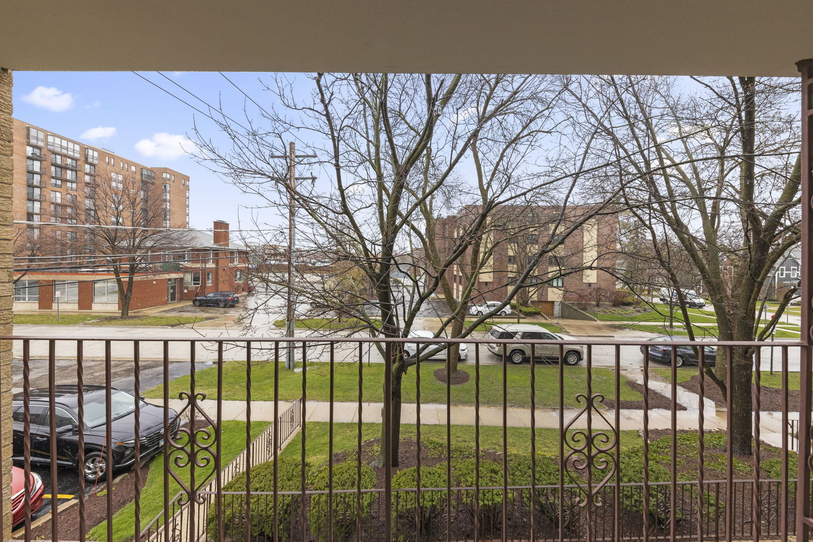 225 E Wing Street Unit: 302
