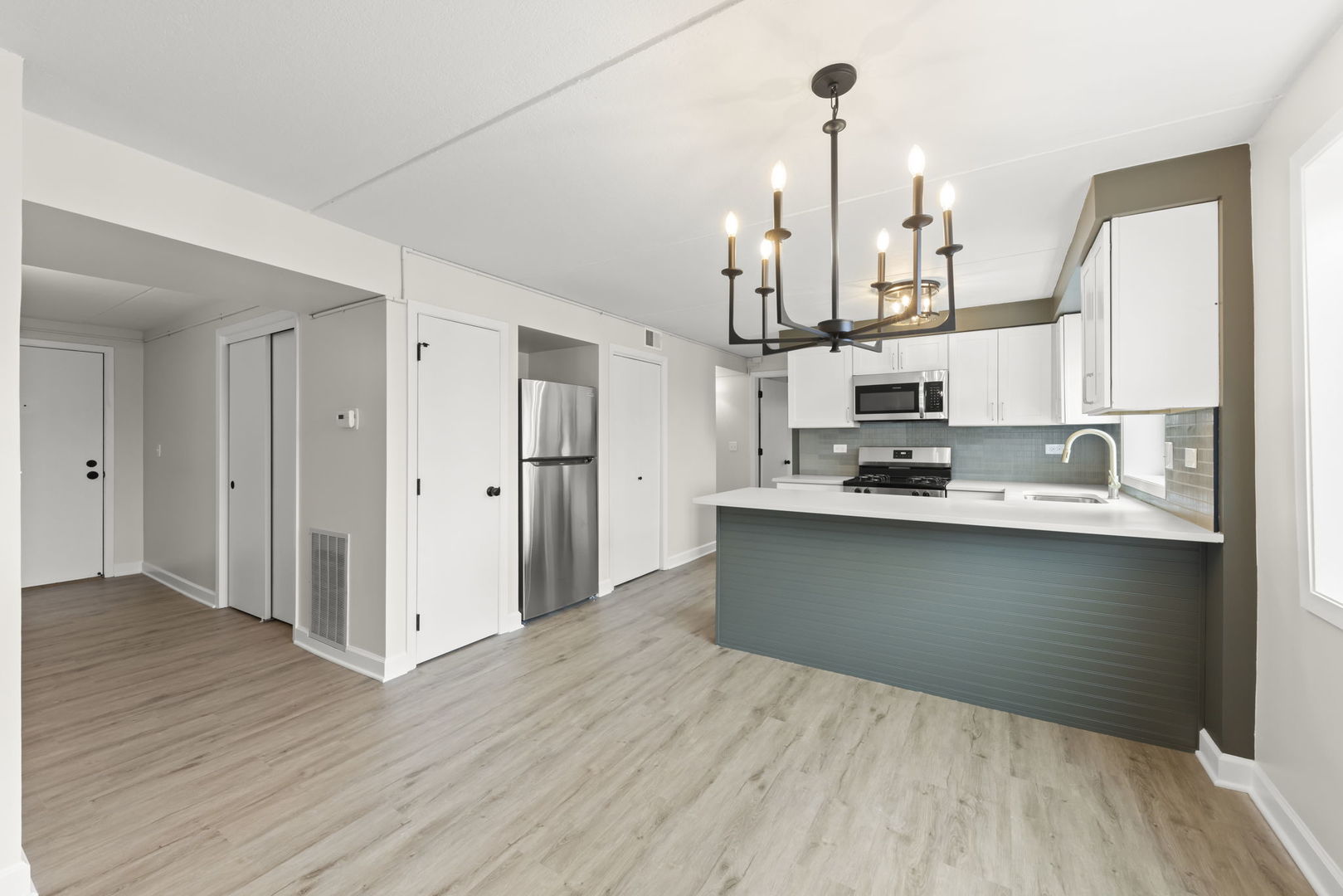 225 E Wing Street Unit: 302