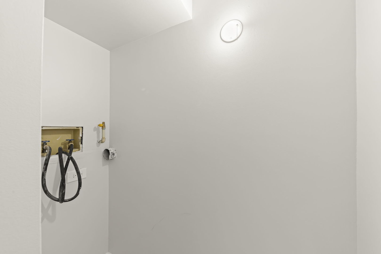225 E Wing Street Unit: 302