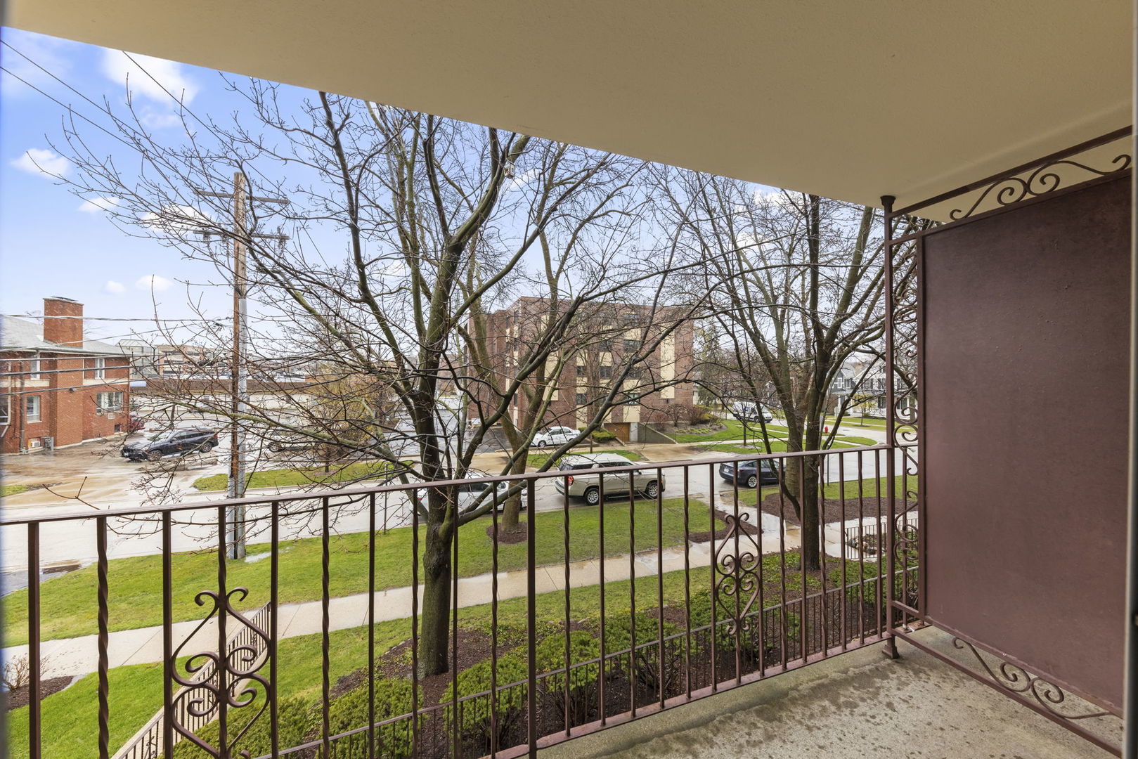 225 E Wing Street Unit: 302
