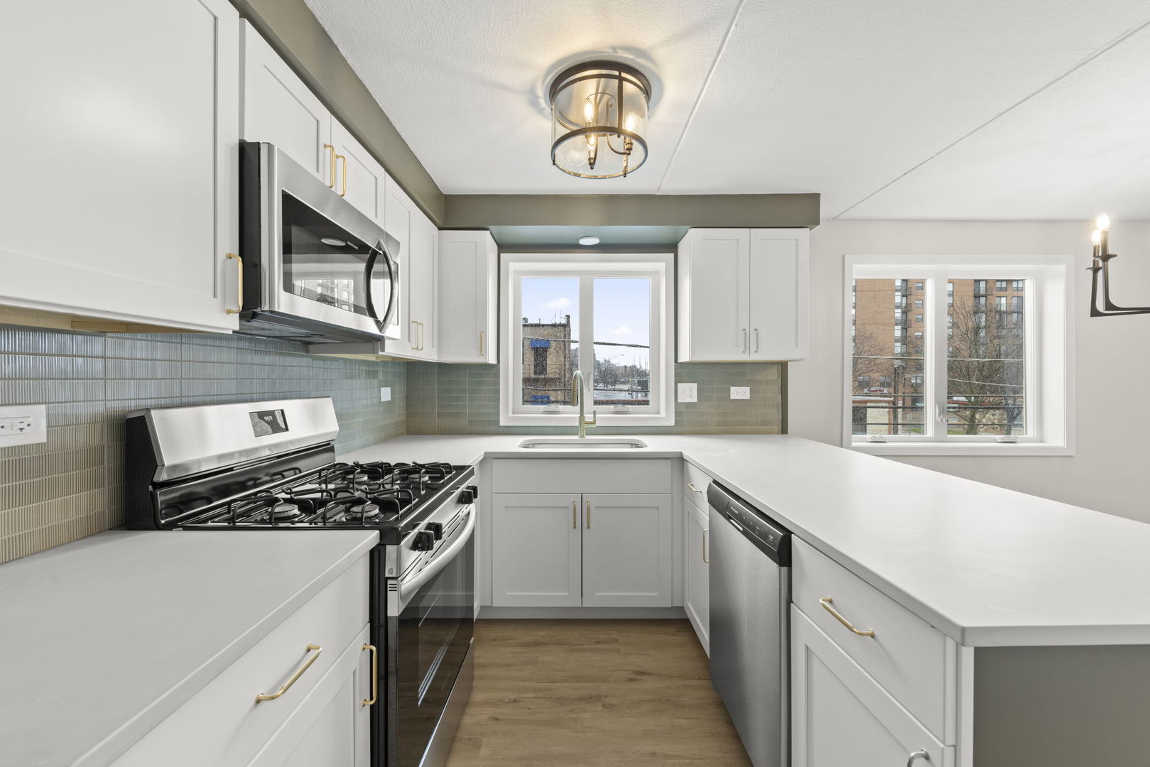 225 E Wing Street Unit: 302