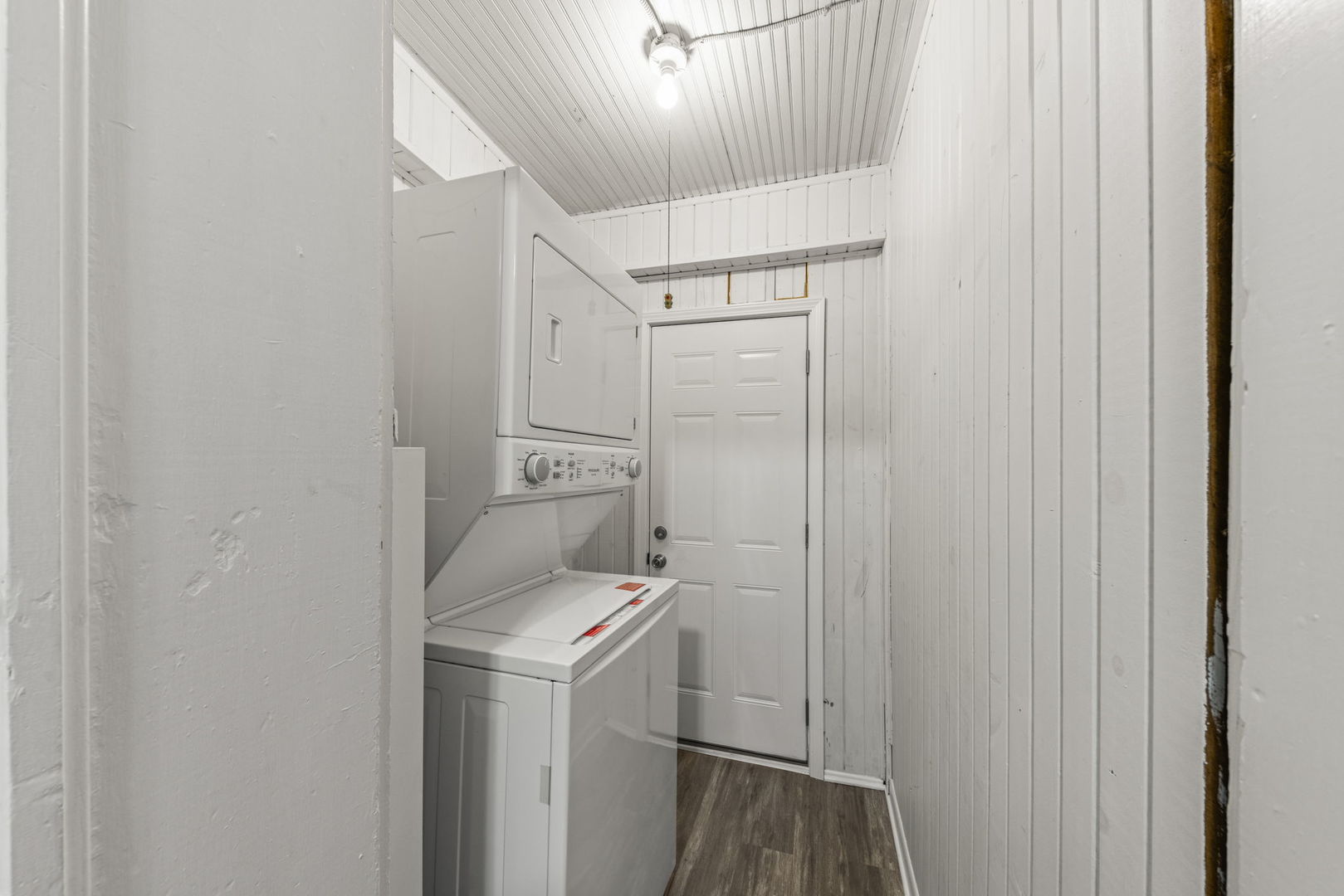 6S381 4th Street