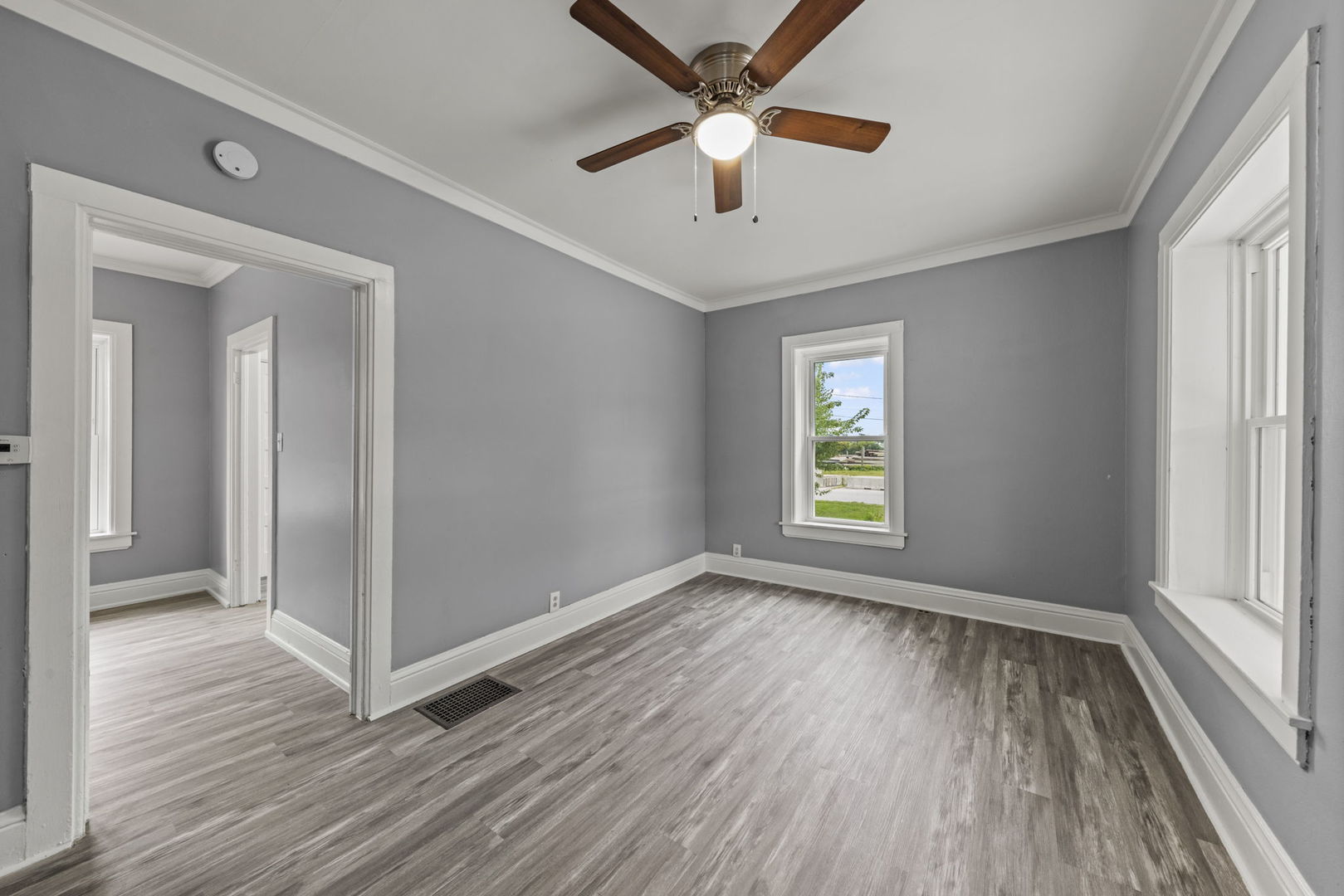 6S381 4th Street