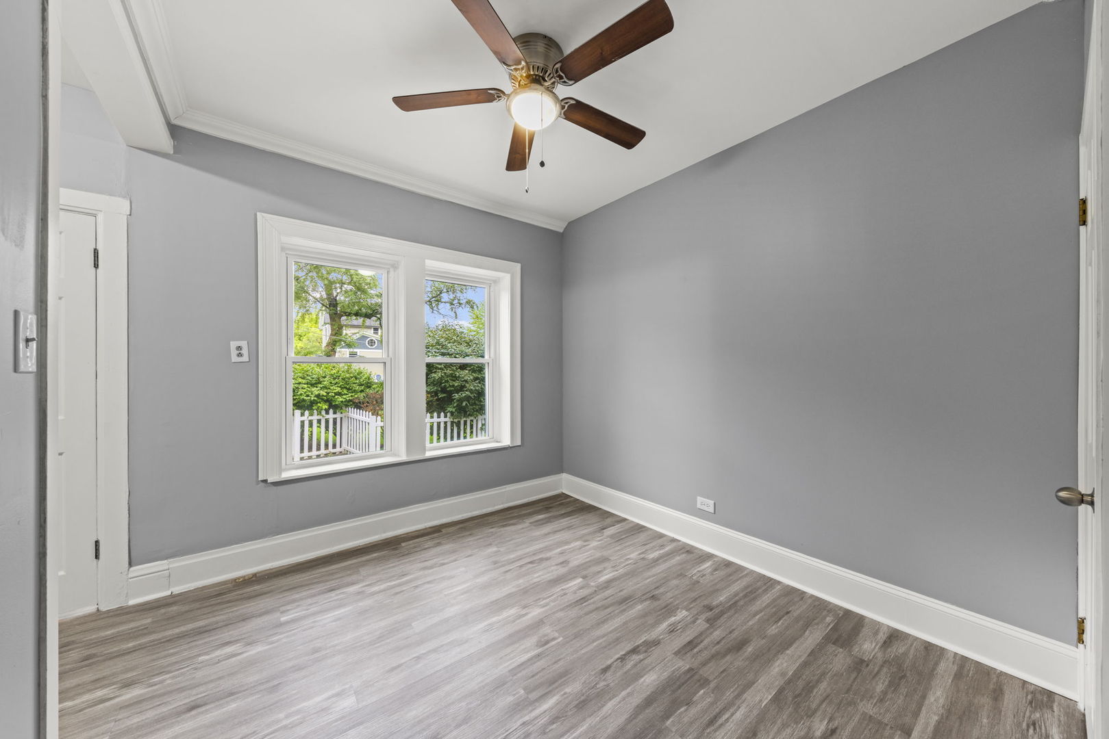 6S381 4th Street