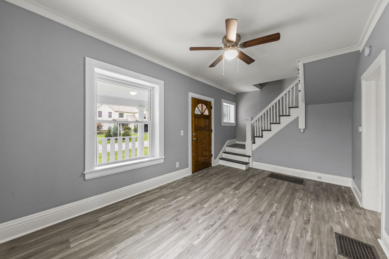 6S381 4th Street