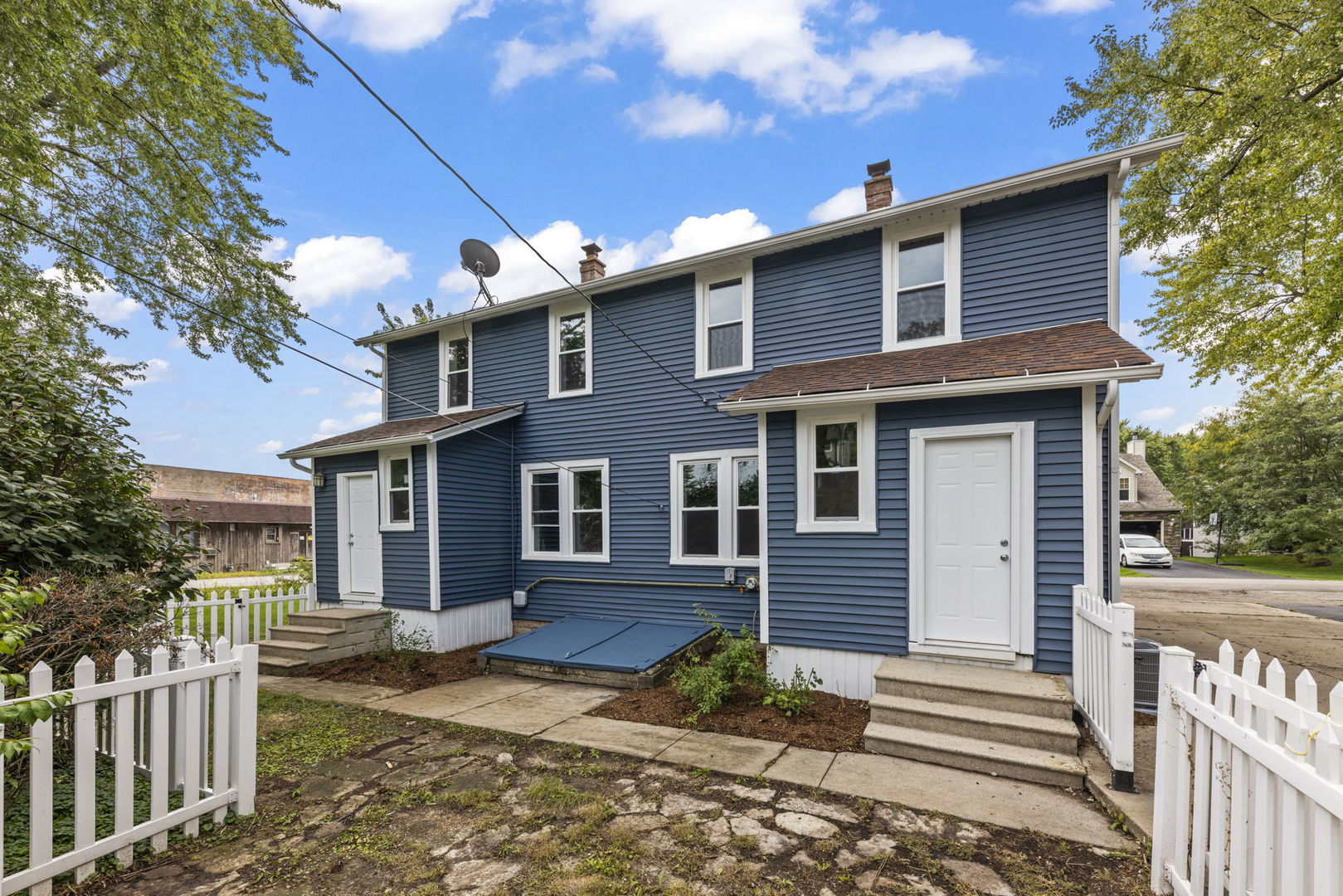 6S381 4th Street