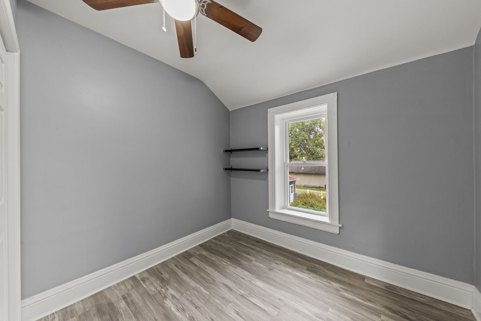 6S381 4th Street