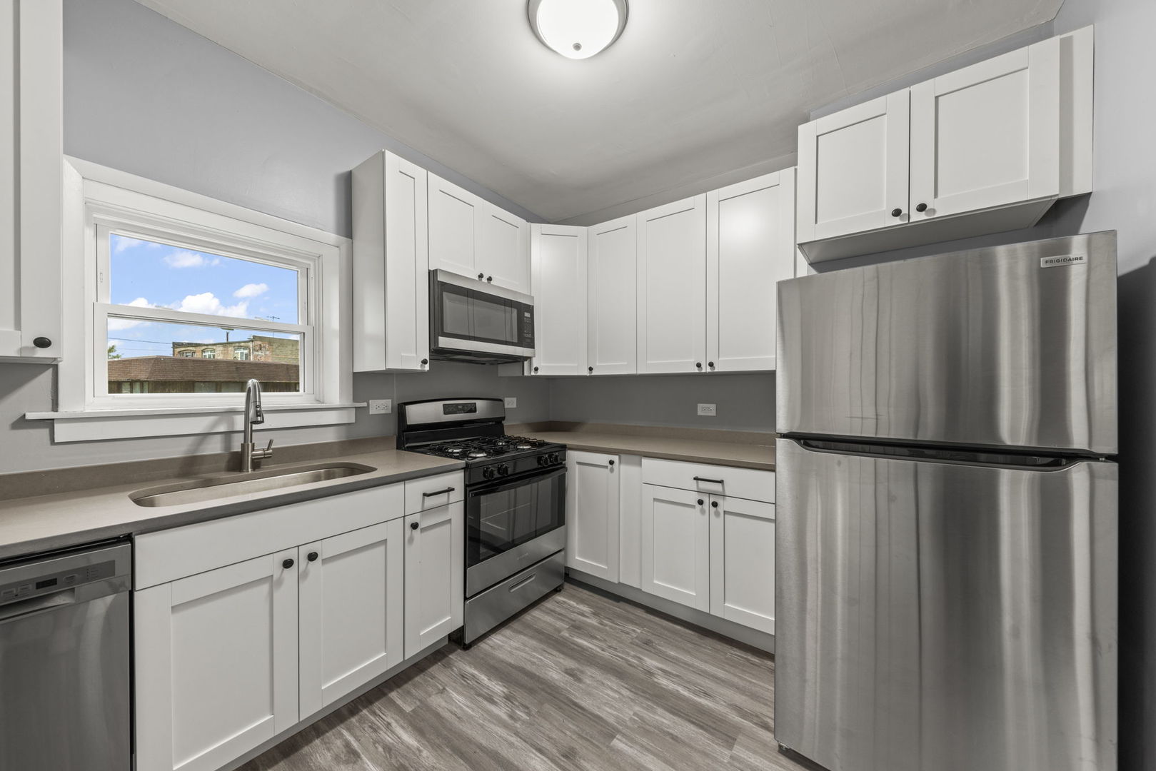 6S381 4th Street