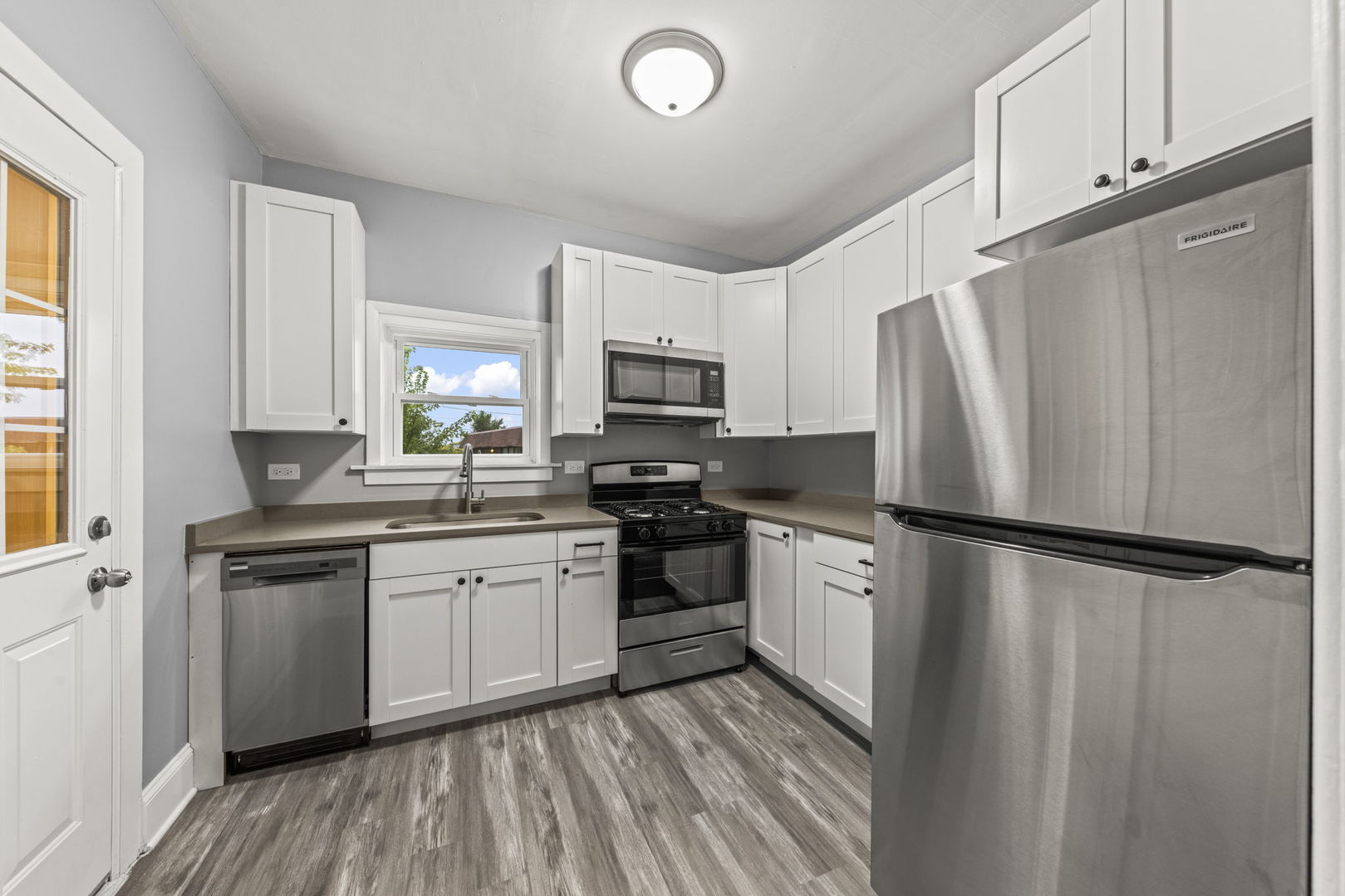 6S381 4th Street