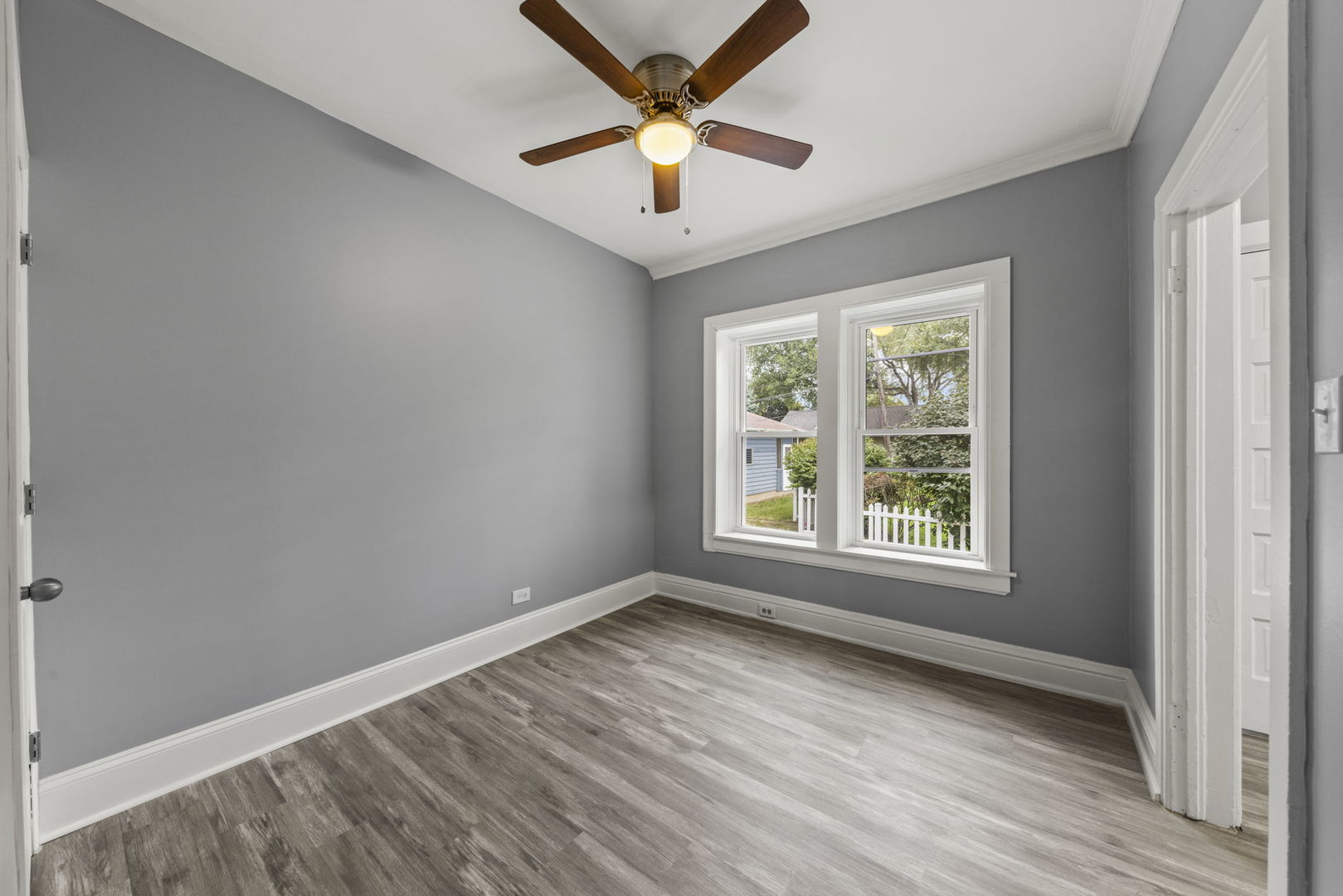 6S381 4th Street