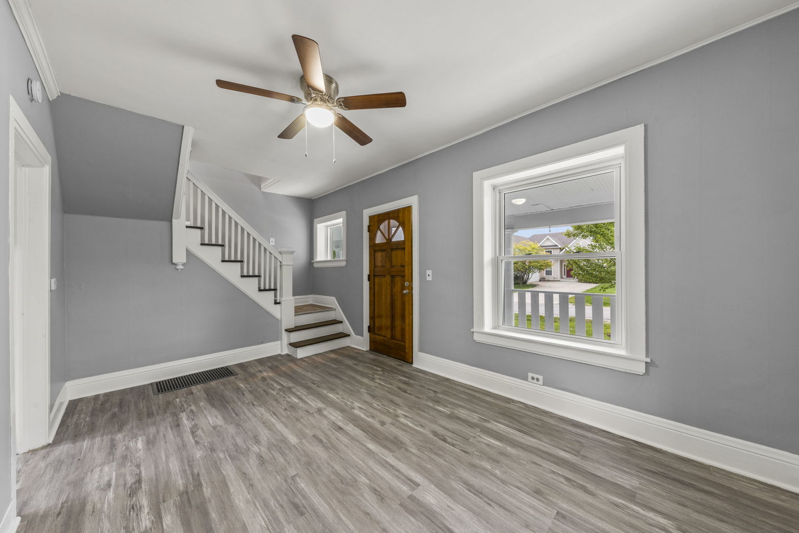 6S381 4th Street