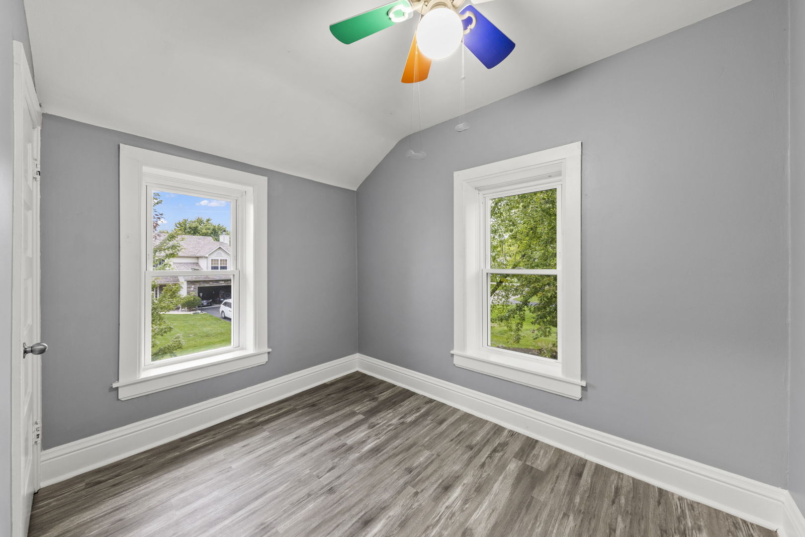 6S381 4th Street