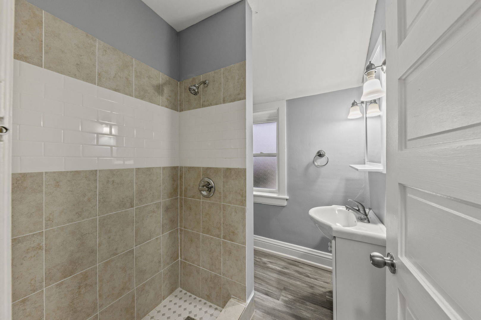 6S381 4th Street