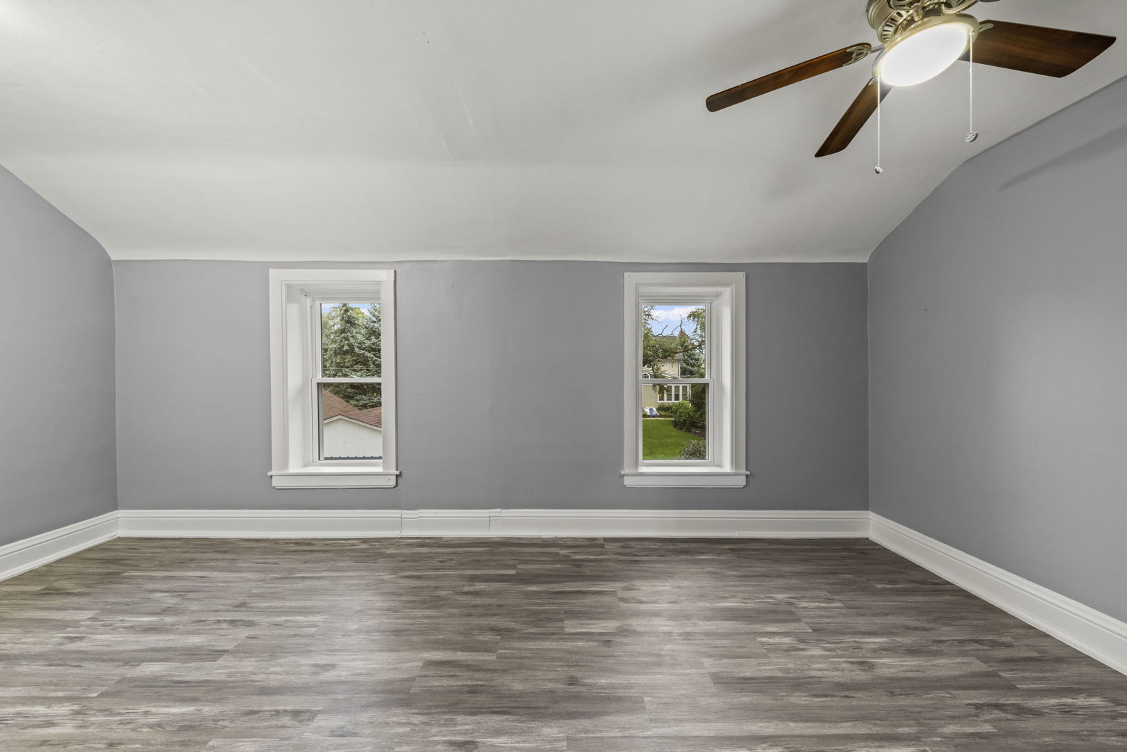 6S381 4th Street