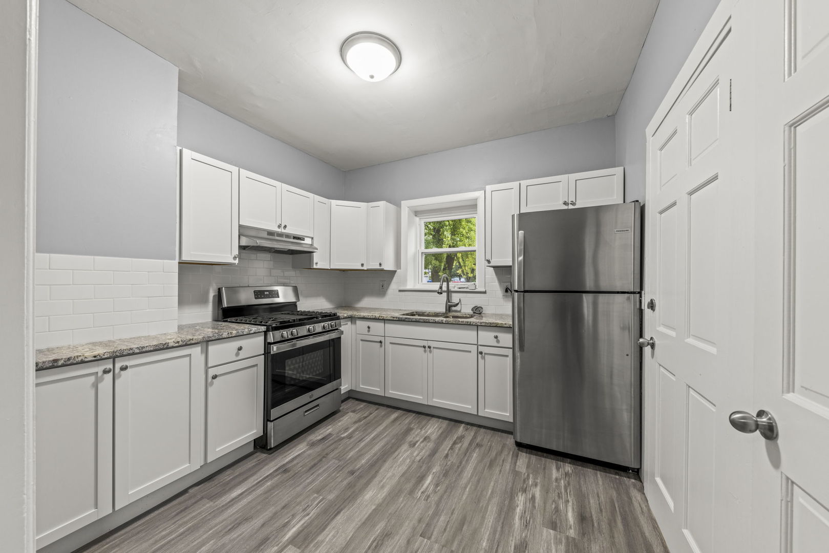 6S381 4th Street