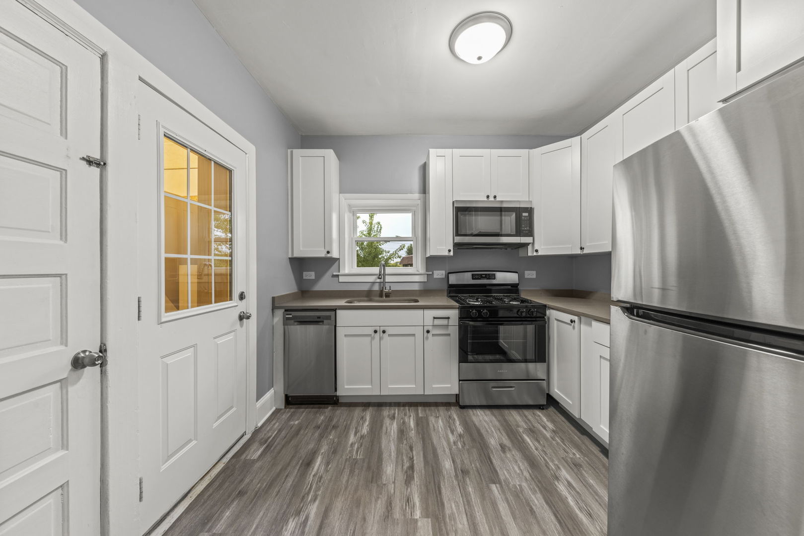 6S381 4th Street