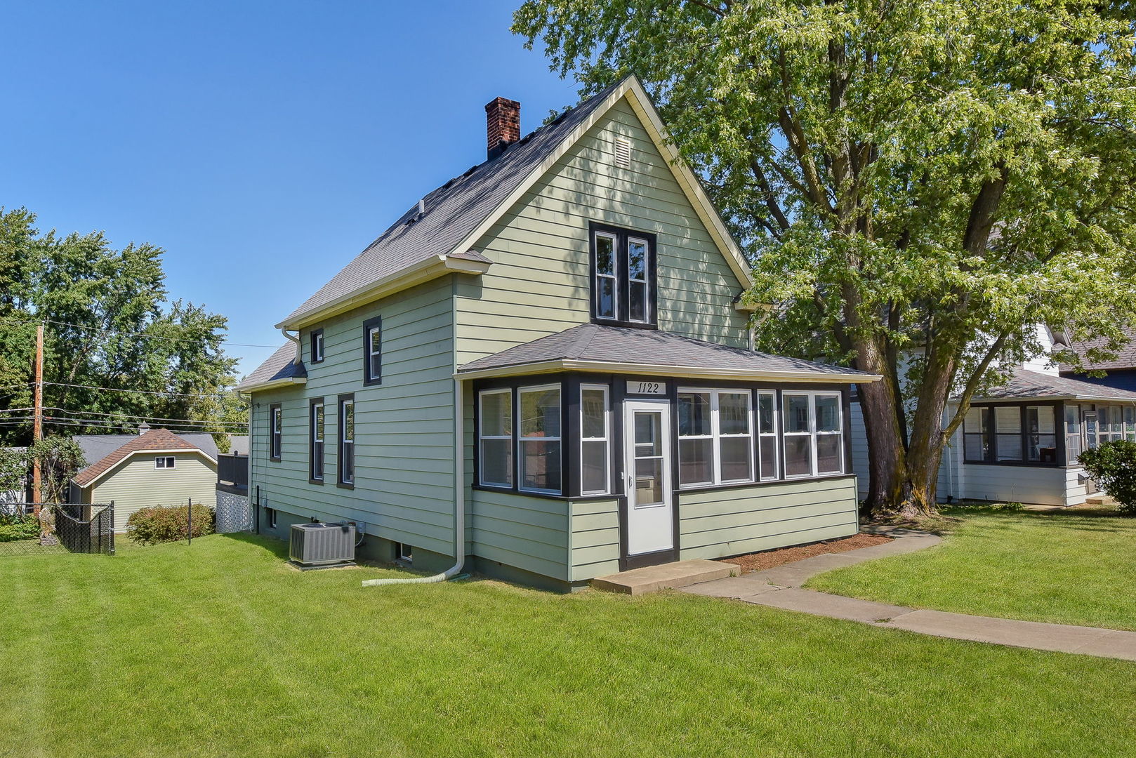 1122 W Main Street