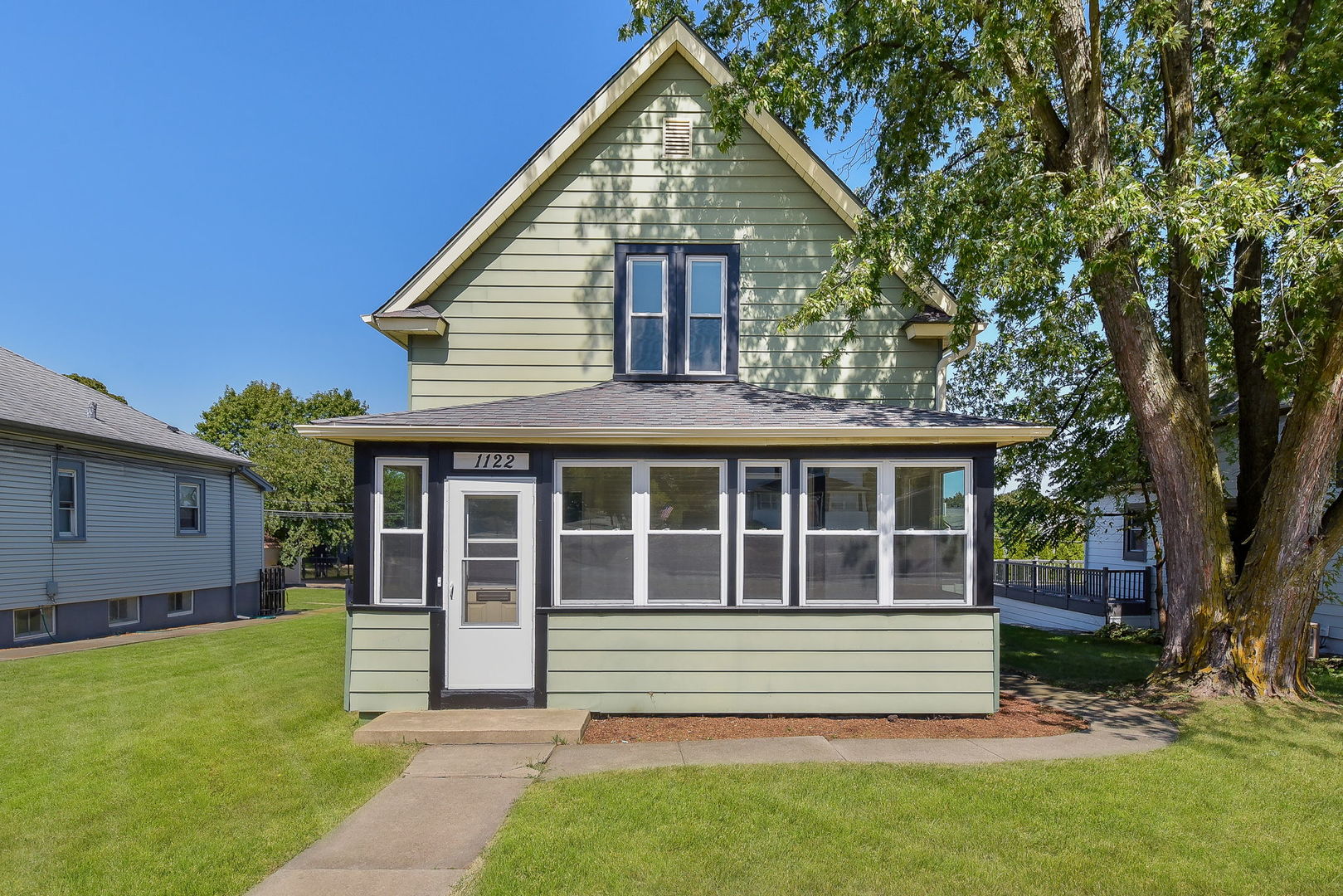 1122 W Main Street