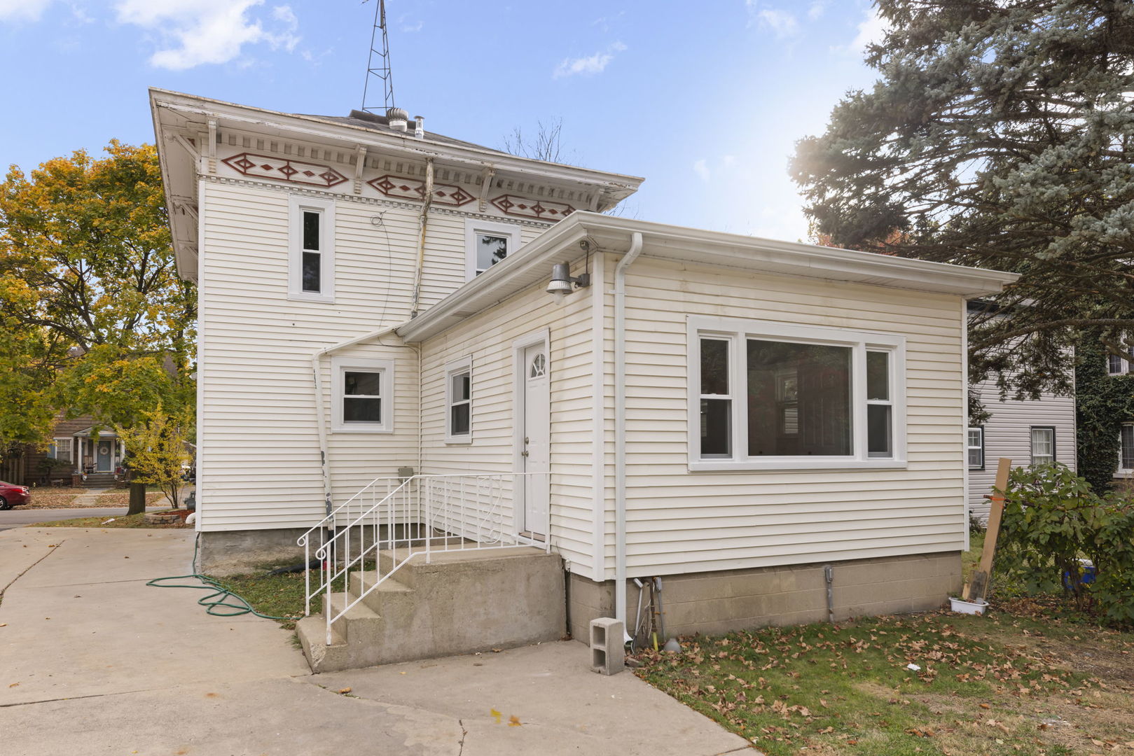 466 Simms Street
