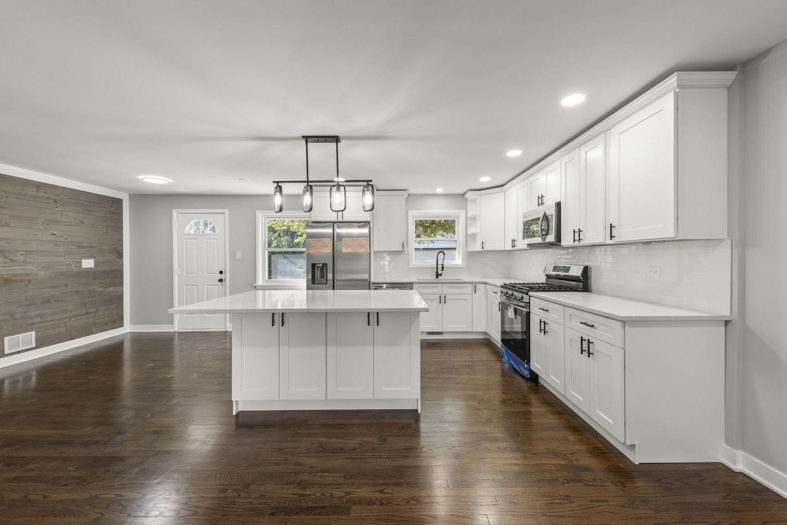 4433 W 100th Street