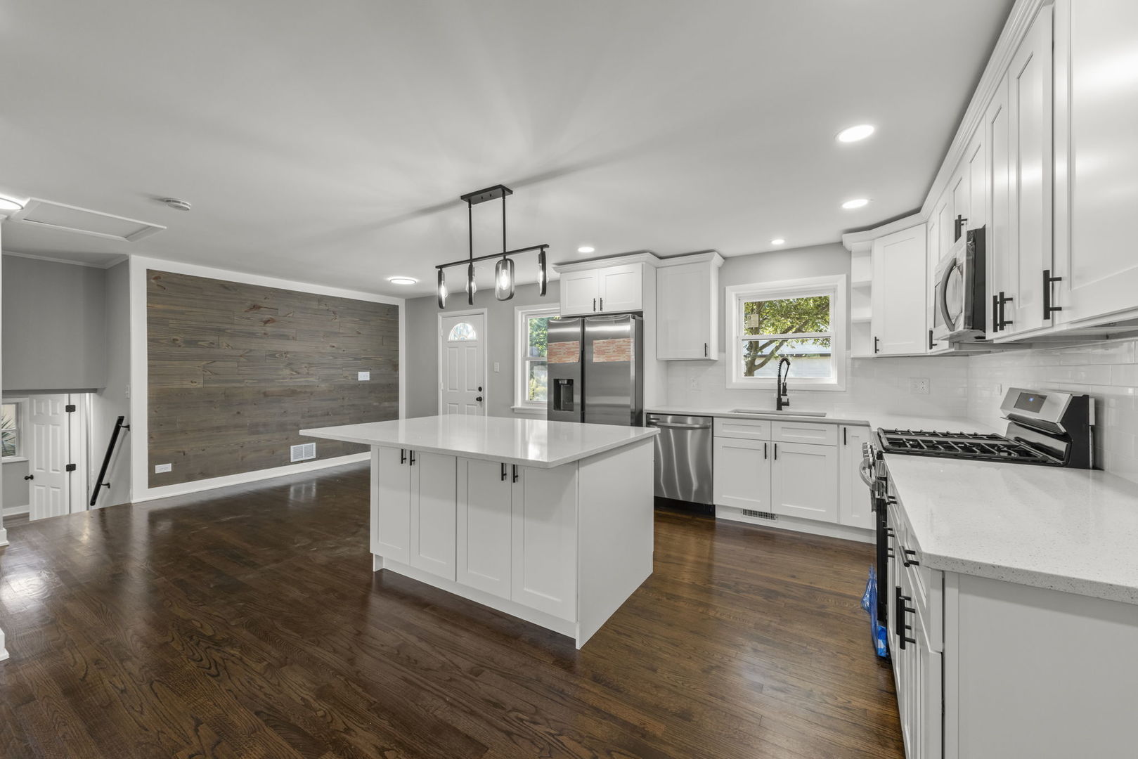 4433 W 100th Street