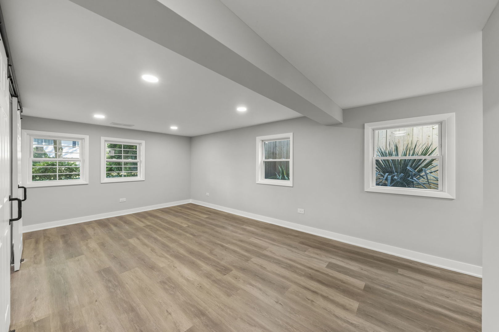 4433 W 100th Street