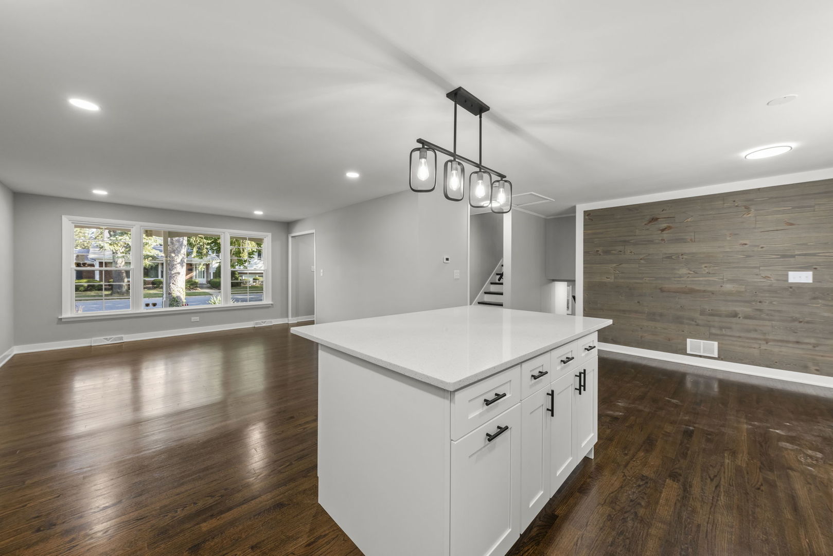 4433 W 100th Street