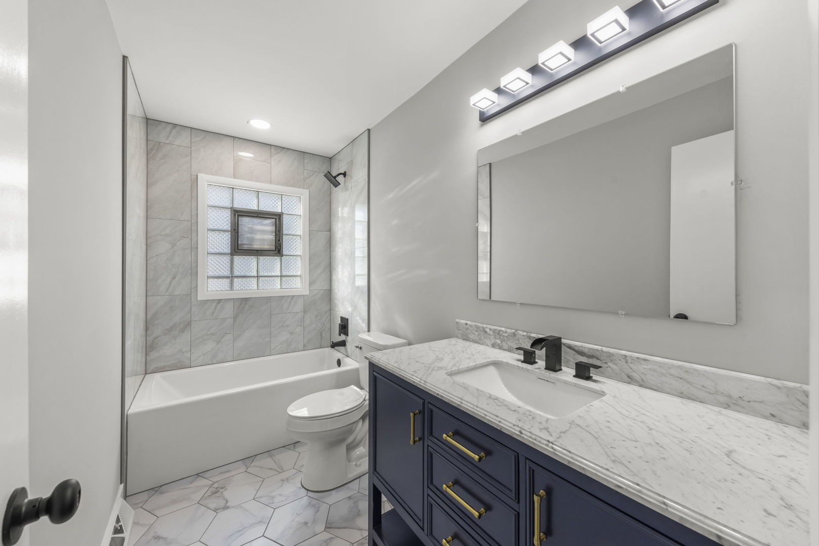 4433 W 100th Street