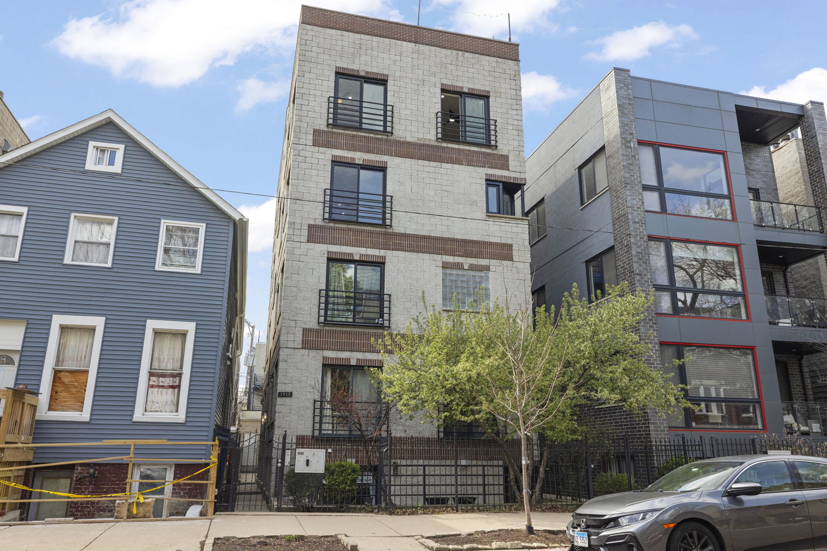 1016 N Marshfield Avenue Unit: 4
