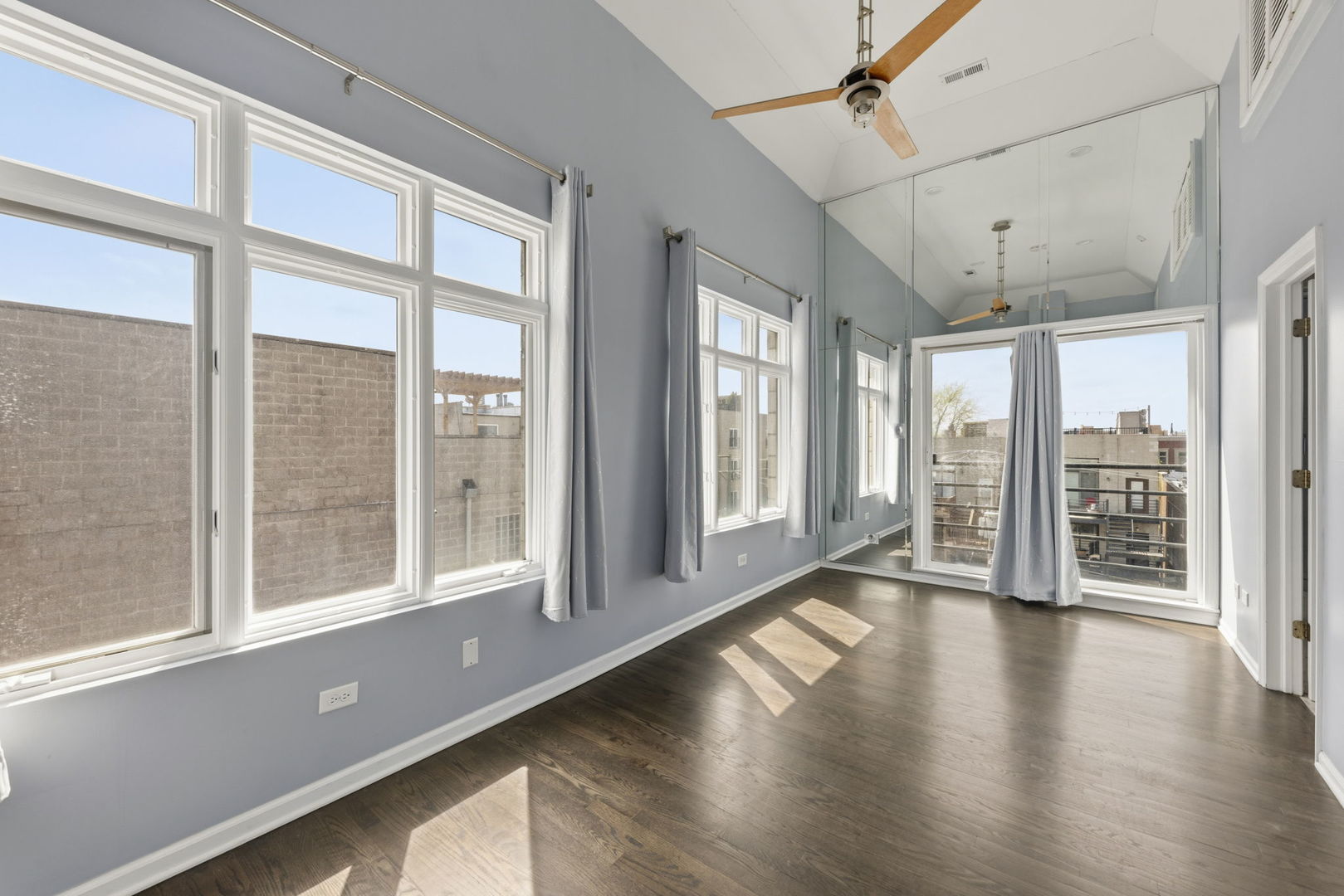 1016 N Marshfield Avenue Unit: 4