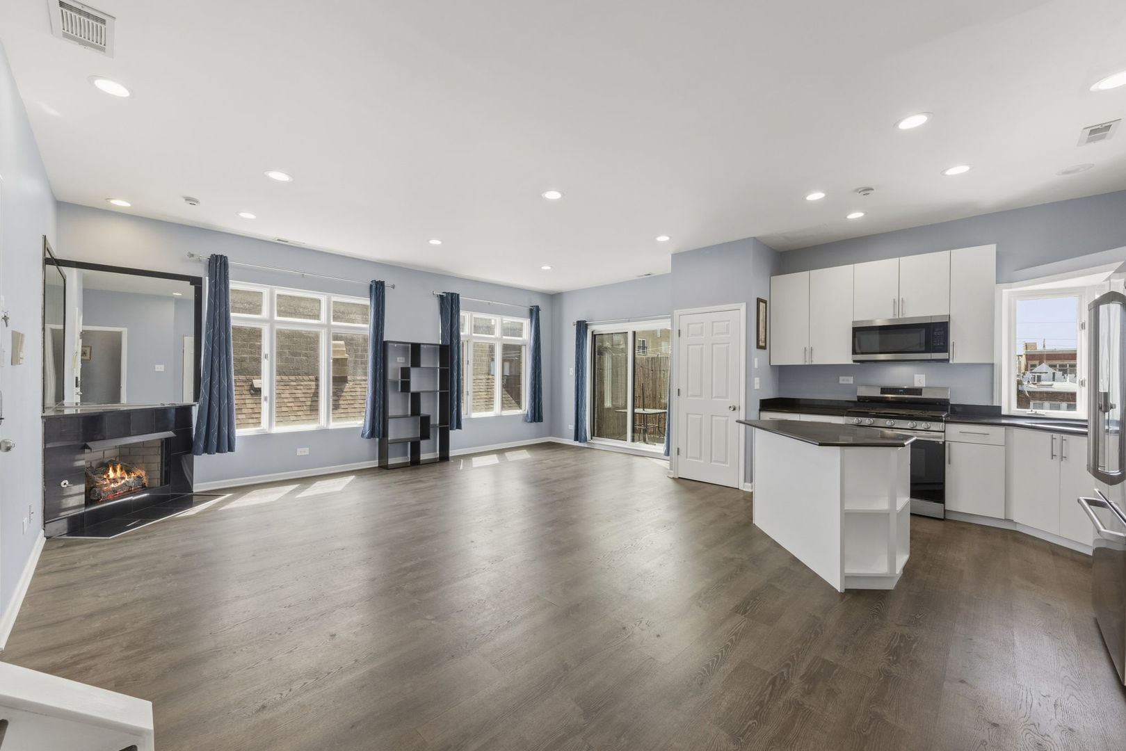 1016 N Marshfield Avenue Unit: 4