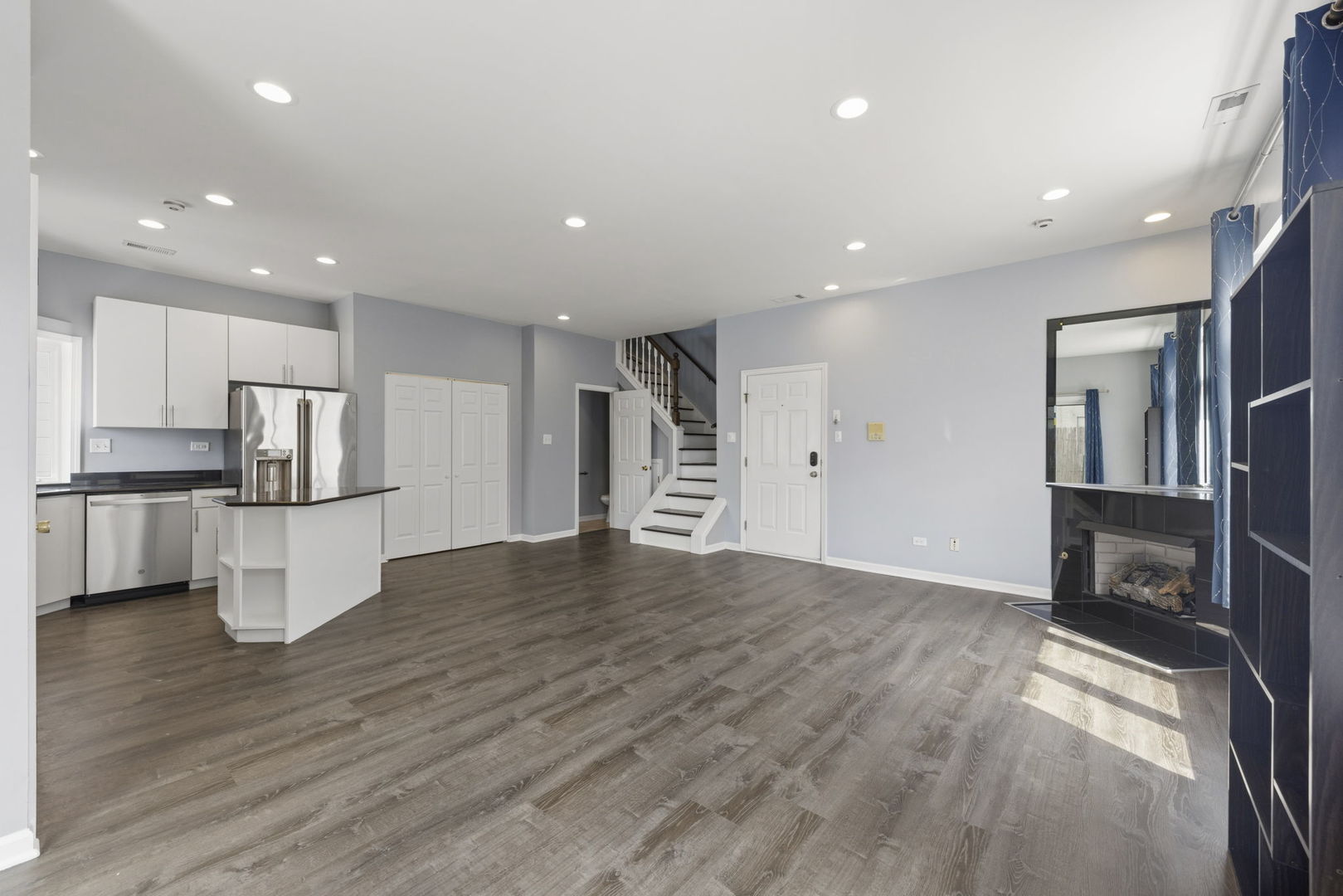 1016 N Marshfield Avenue Unit: 4
