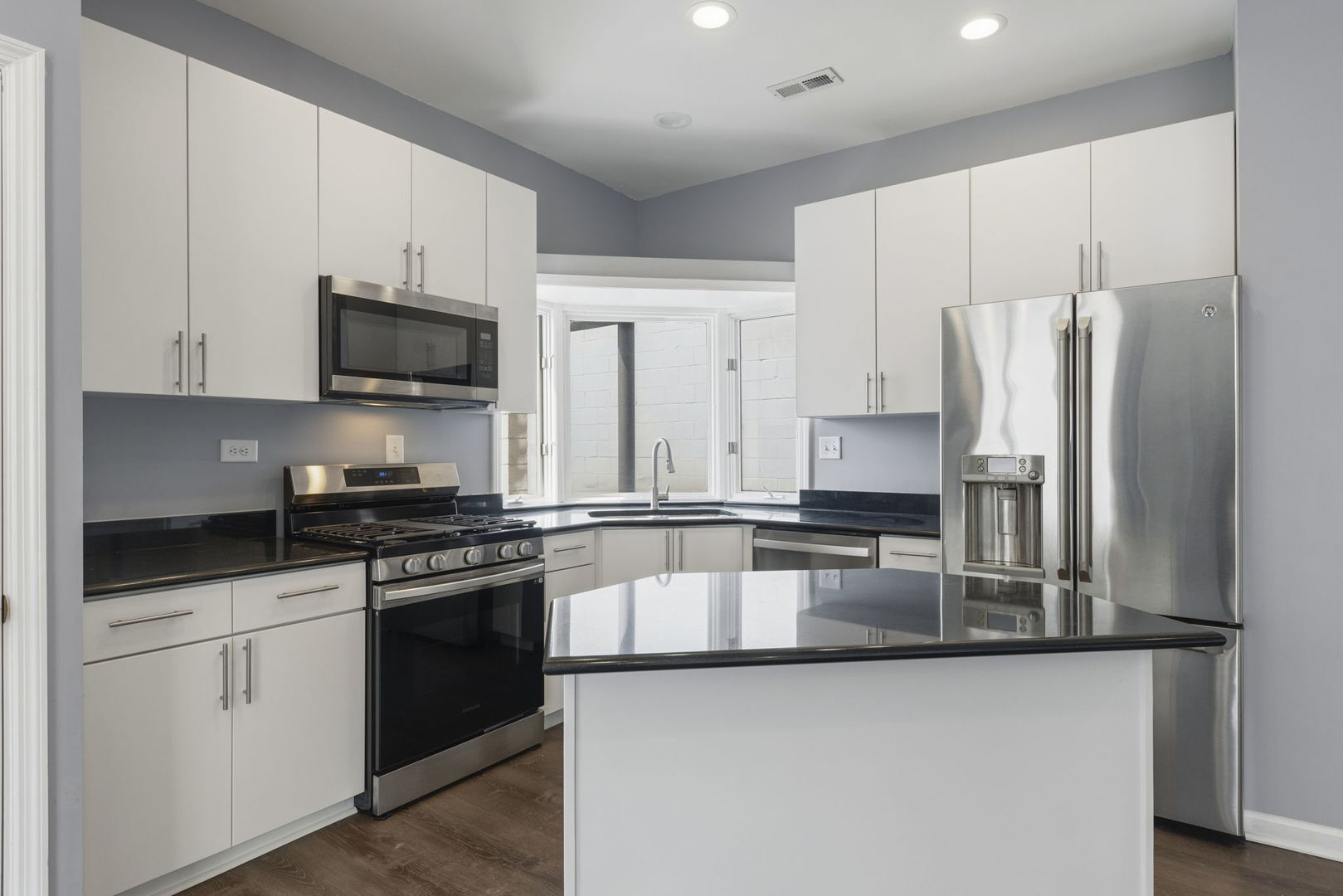 1016 N Marshfield Avenue Unit: 4