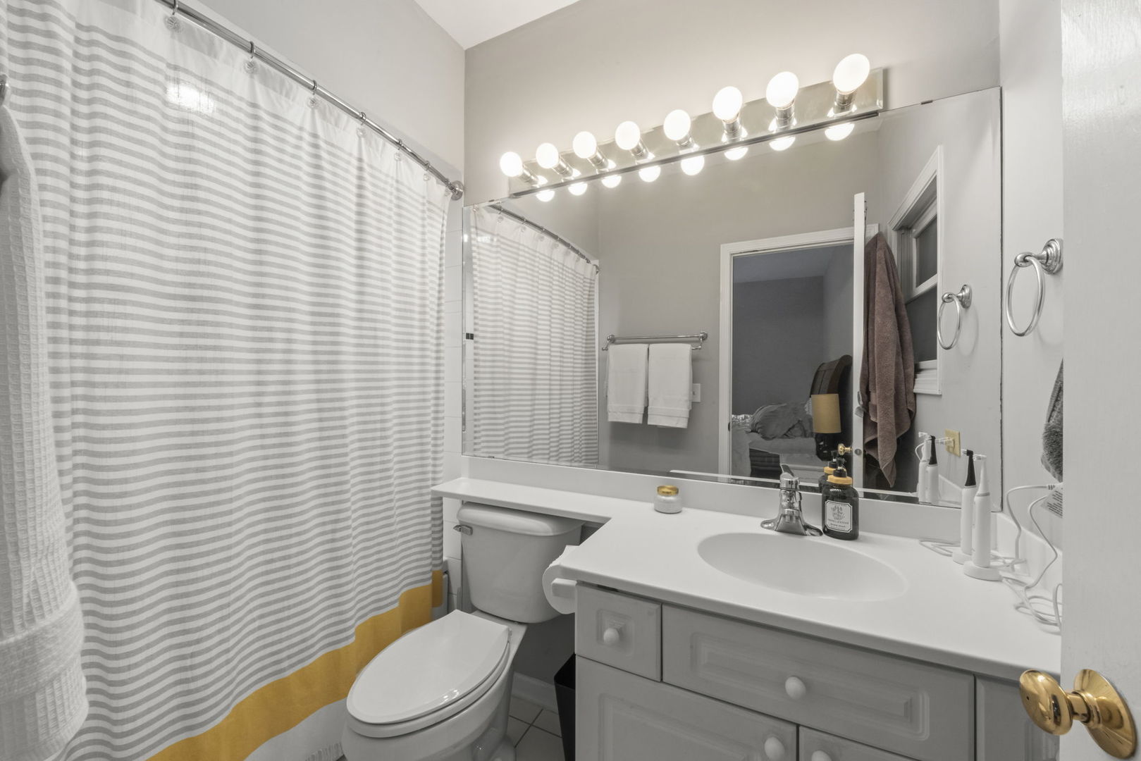 1525 W George Street Unit: 1