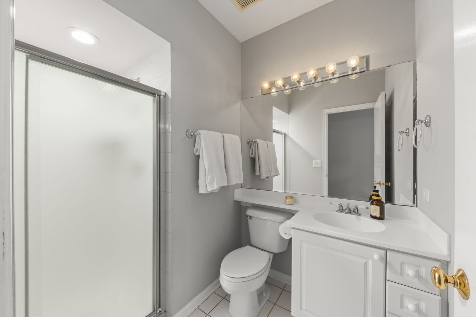 1525 W George Street Unit: 1