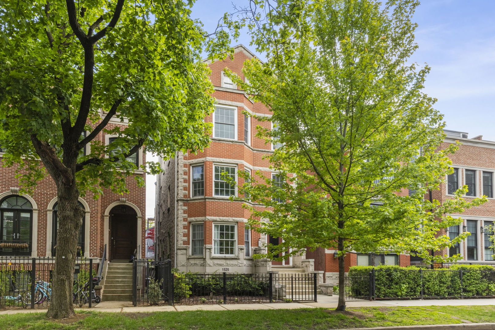 1525 W George Street Unit: 1