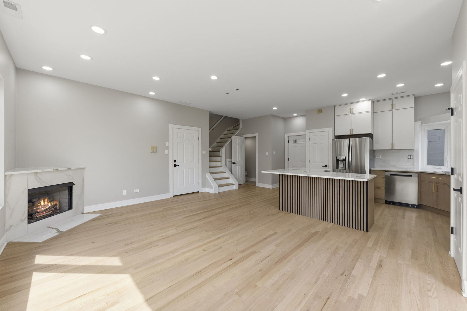 1016 N Marshfield Street Unit: 3