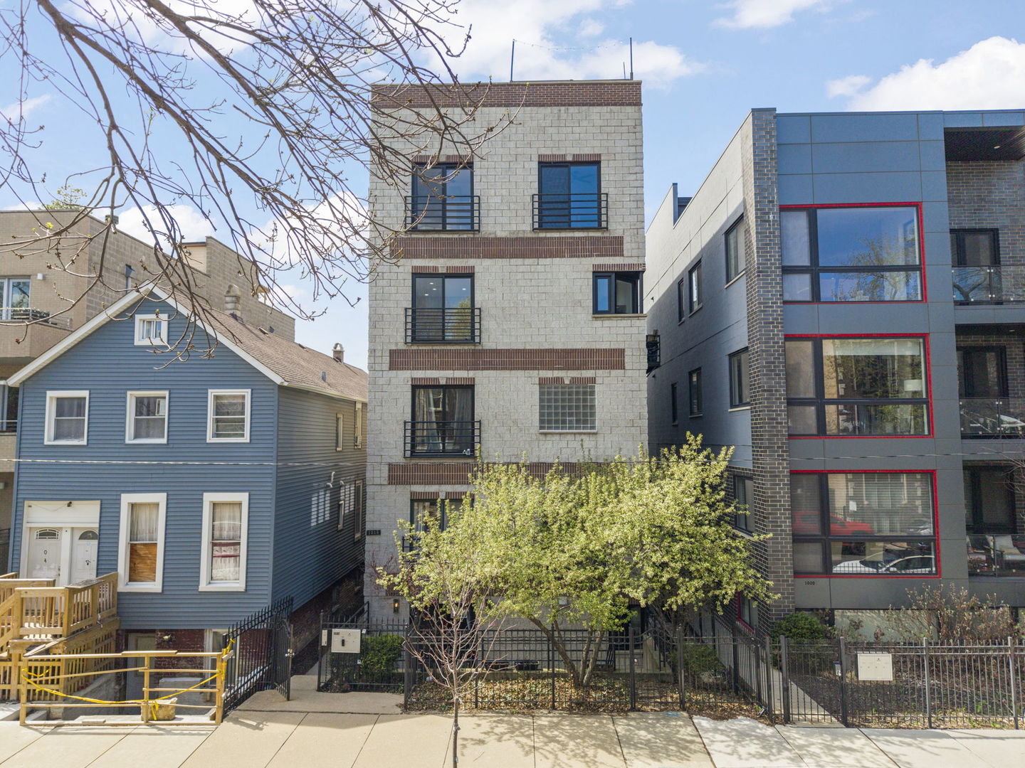 1016 N Marshfield Street Unit: 3