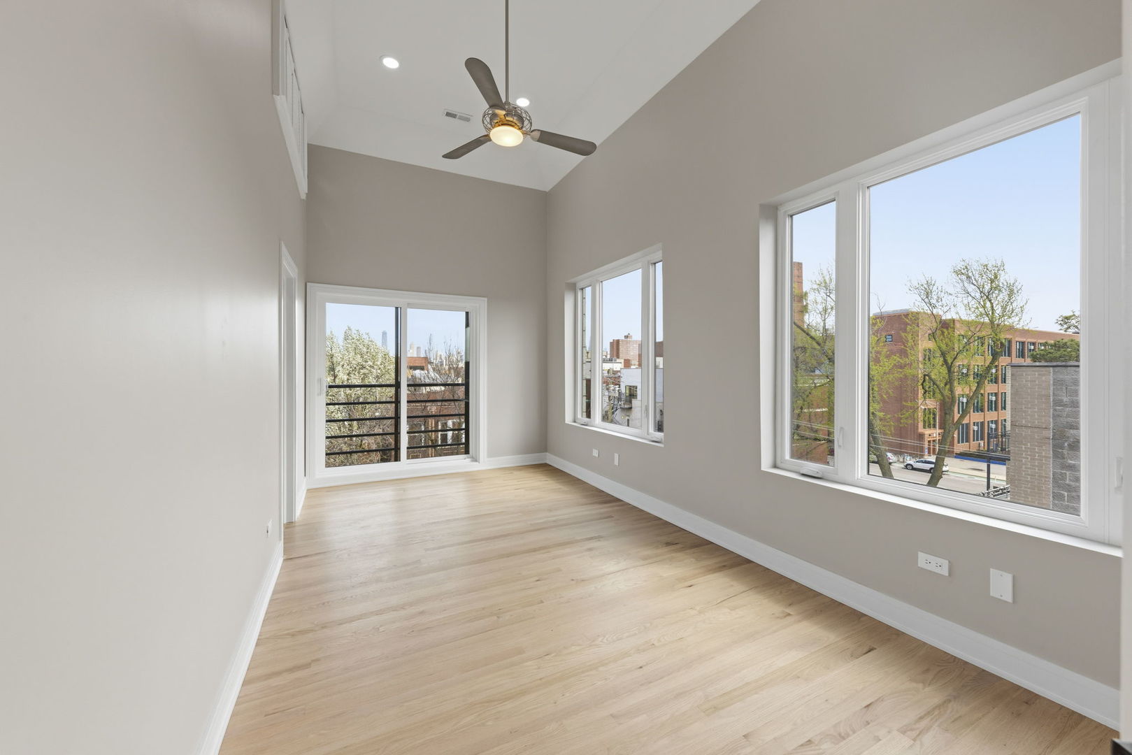 1016 N Marshfield Street Unit: 3