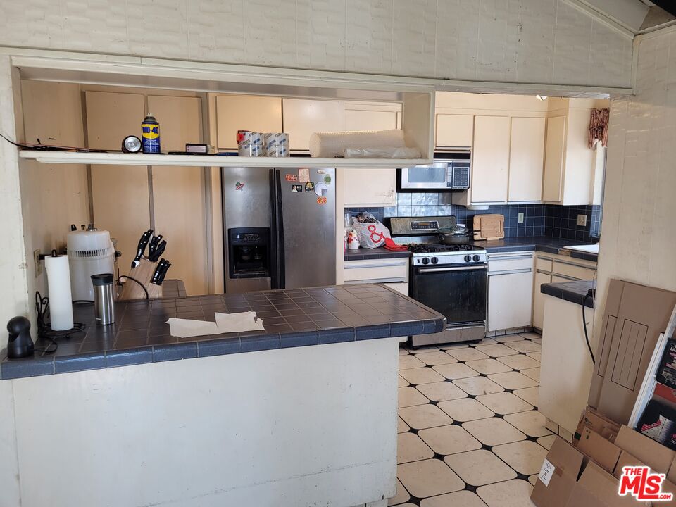 2220 Wellington Rd