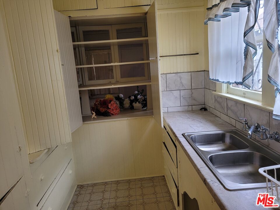 430 W 52nd St